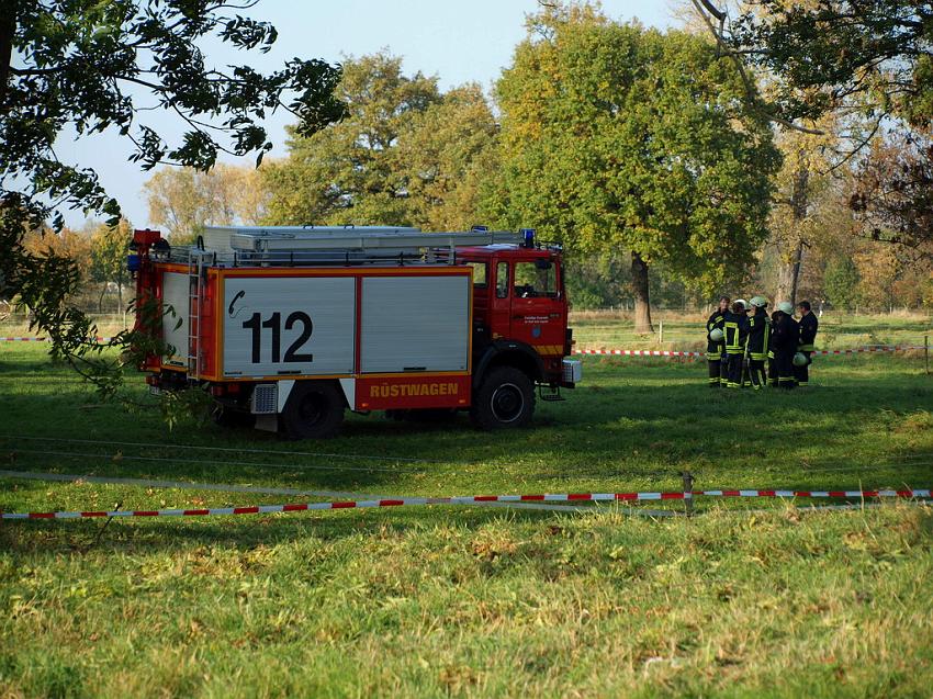 Kleinflugzeug abgestuerzt Sankt Augustin Meindorf P065.JPG